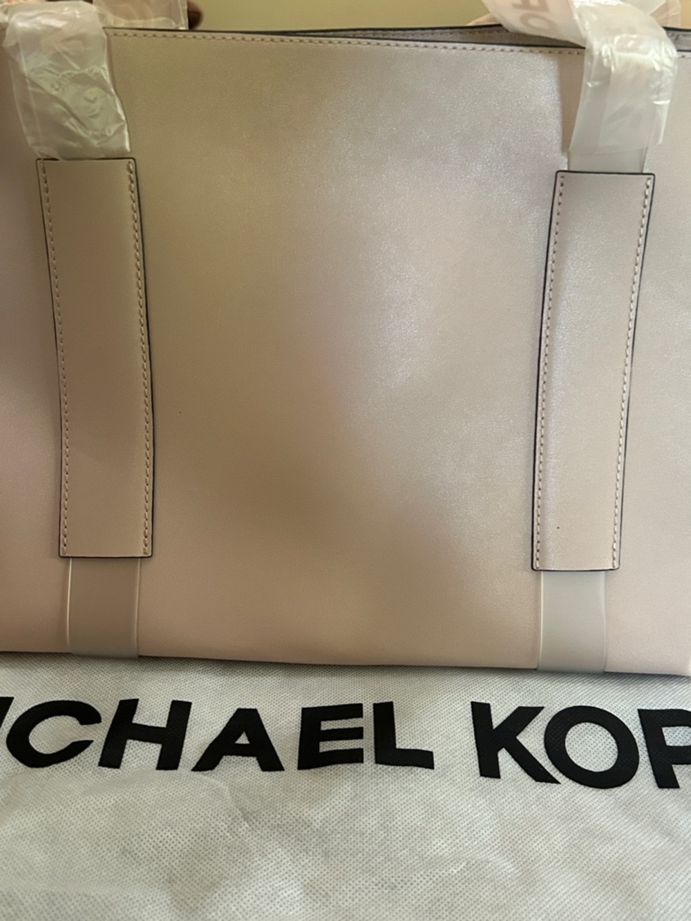 Michael Kors Blush Pink Iconic Tote  Bag - Picture 6 of 9